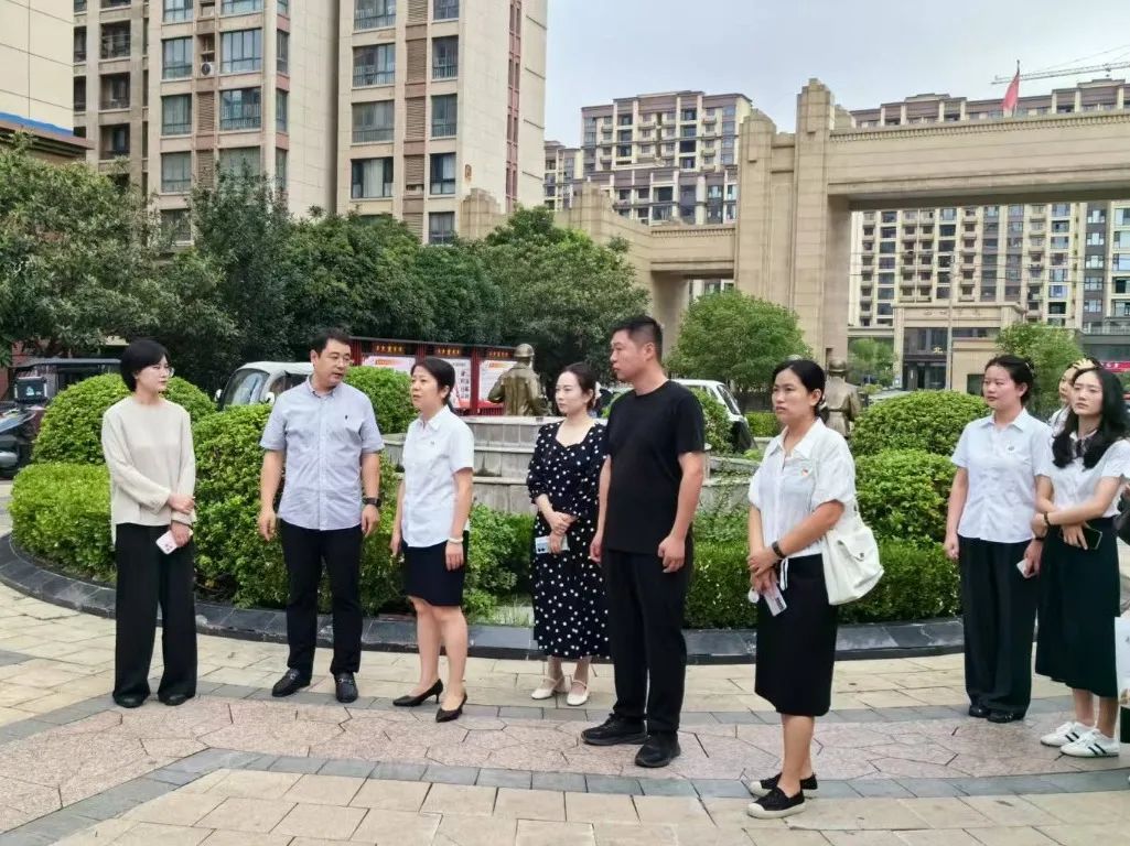 【焦仲动态】传承红色基因 共筑社区法治家园——中共焦作仲裁案件受理中心支部深入新华街道丰源社区开展主题党日活动